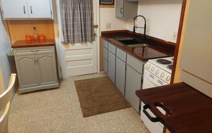 Walnut Countertops with Matching Cutting Board